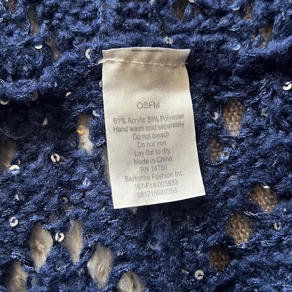 Lot of 4 scarves - Picture 2 of 5